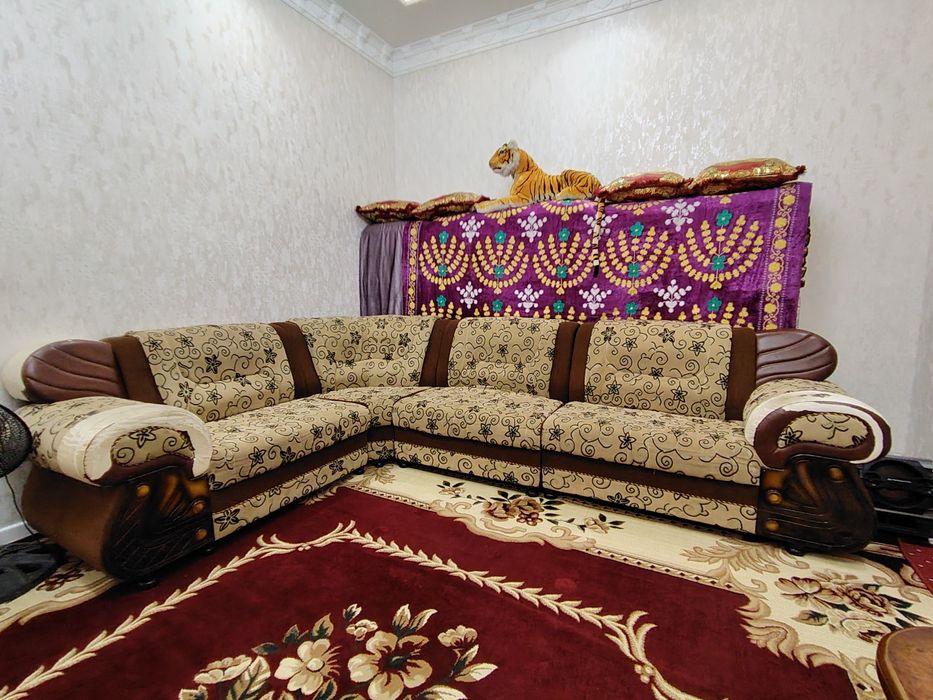 Ugalok 2 ta pufigi bilan. Holati yaxshi.