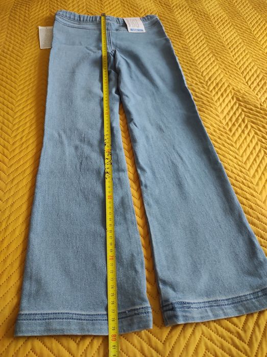 Pantaloni jegins evazați măr. 134