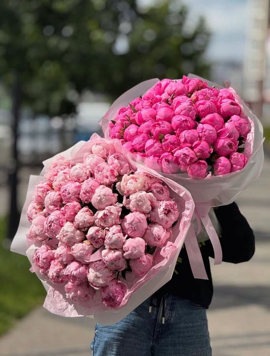Розы голландские, пионы, гортензии