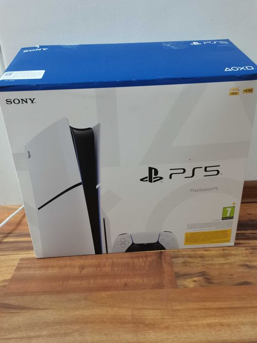 PS 5 nou, în cutie de vanzare