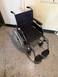 Carut scaun rulant medical batrani handicap dizabilitati
