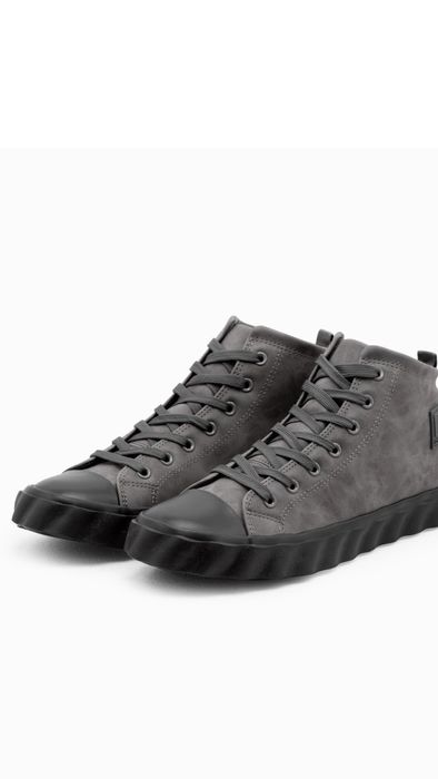 Pantofii de sport cu talpă decorativă pentru bărbați