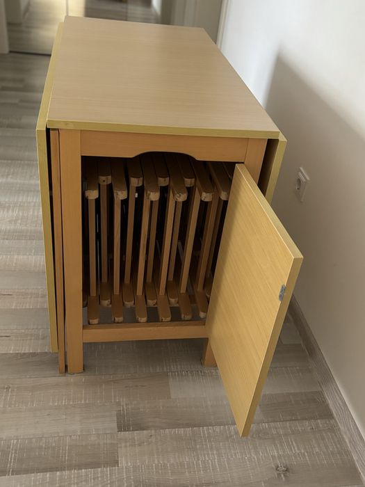 Vand masa pliabila cu 6 scaune, impecabila