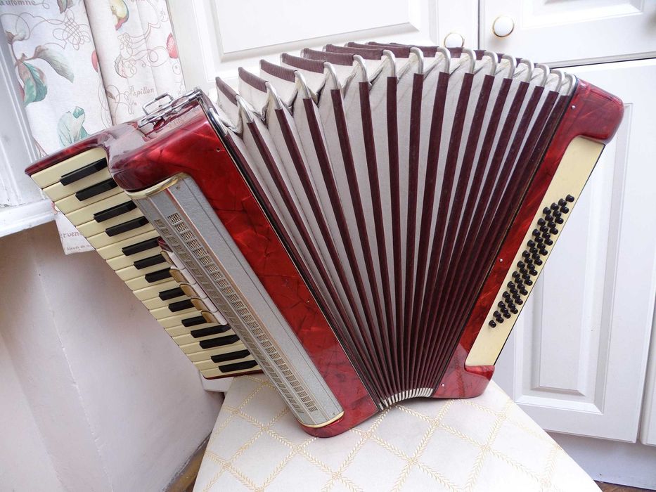 Акордеон "Weltmeister" – винтидж украса, декор - дом или заведение