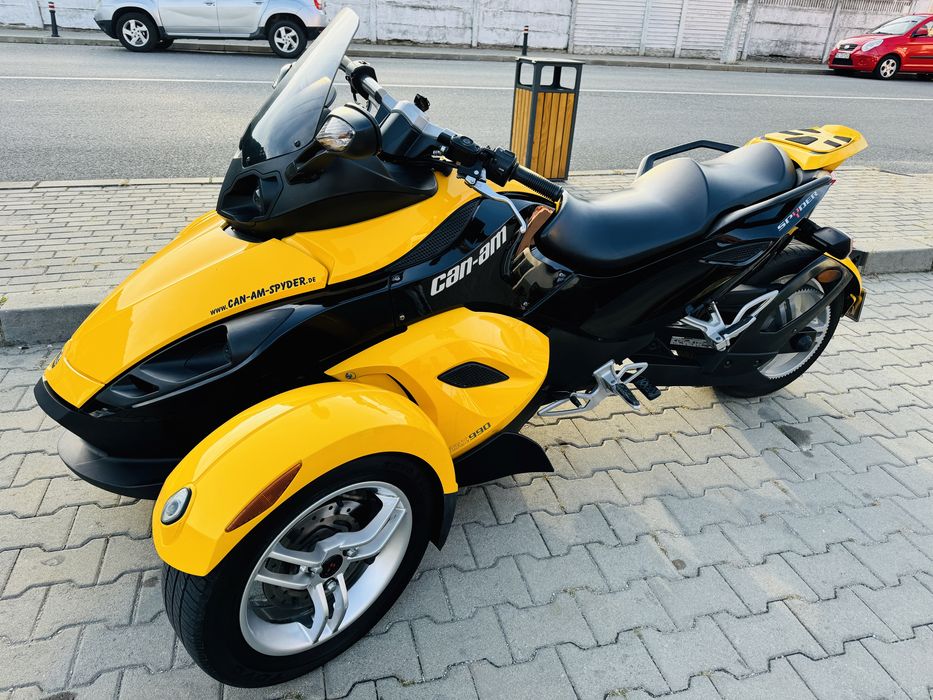 Can am spyder  bombardier 2009