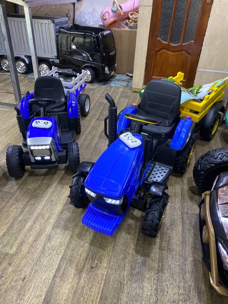 Синий трактор для детей