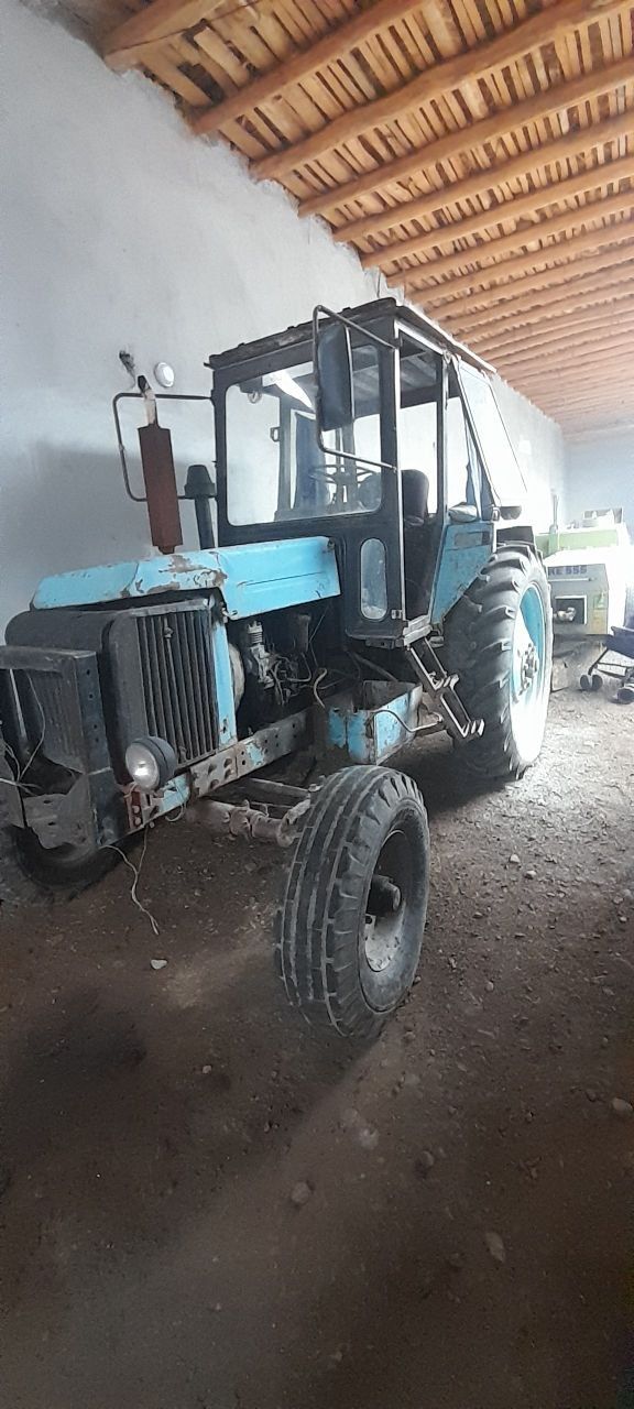 Traktor srochniy sotiladi