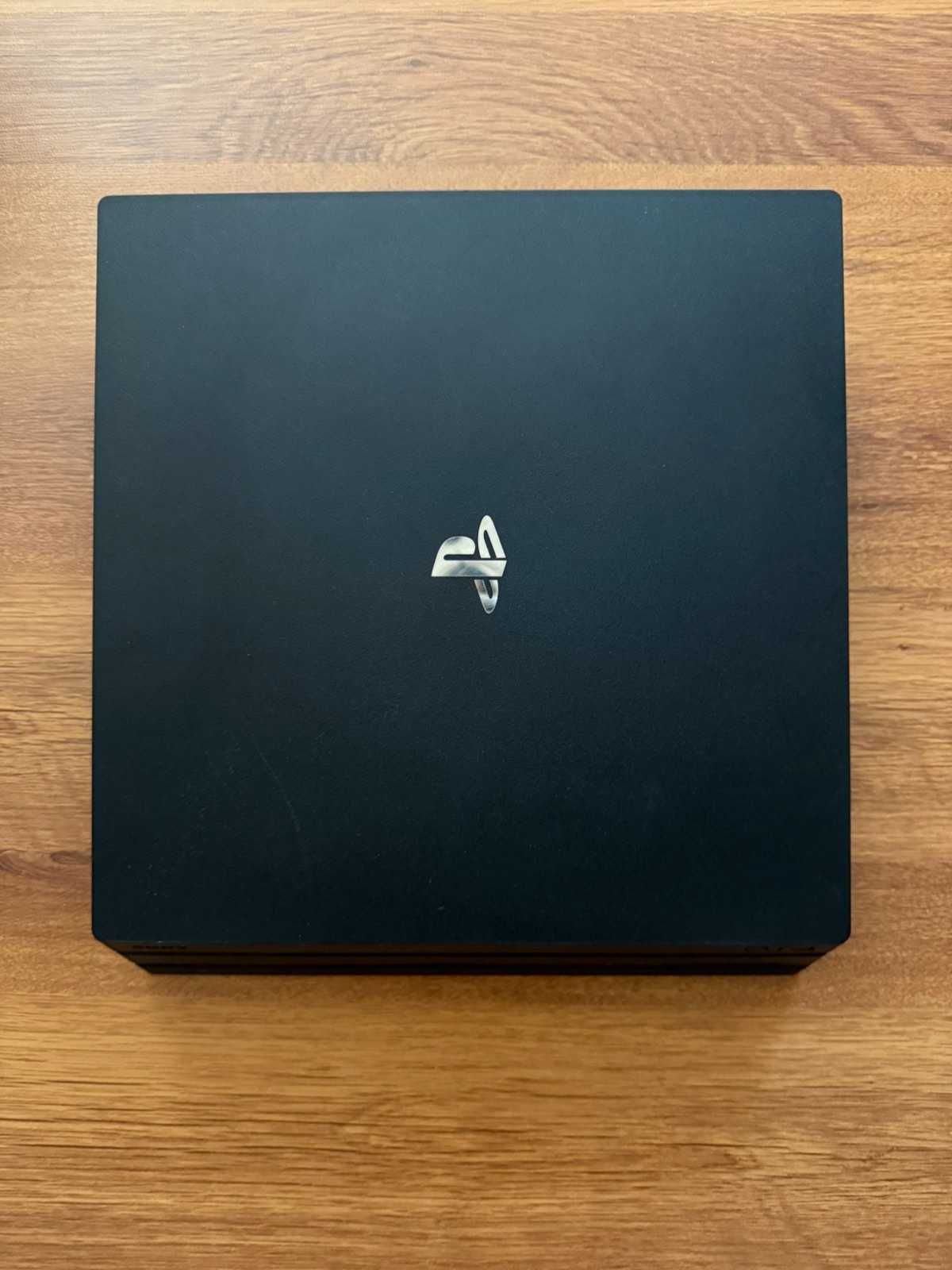 PS4 pro 1TB  в добро състояние