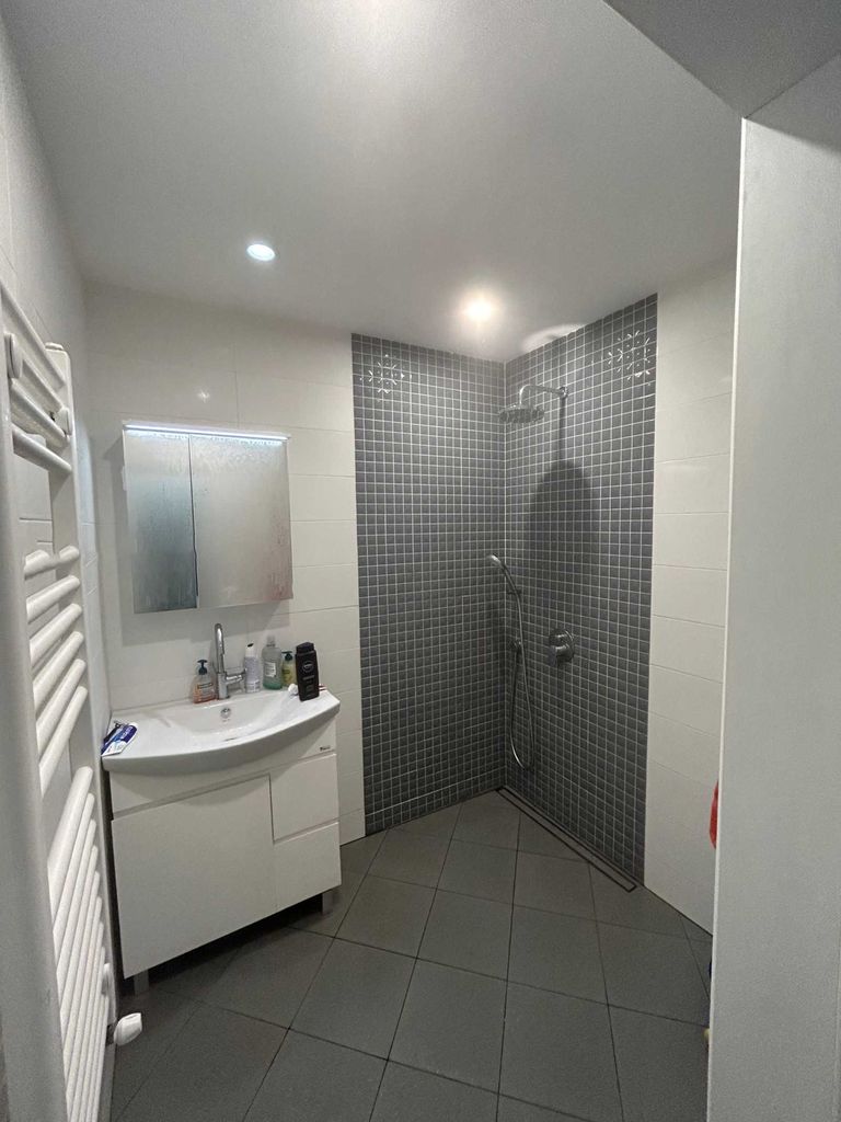 Дава се под наем Тристаен апартамент в София, Красно село - 115 кв.м за 530 € - Снимка #3