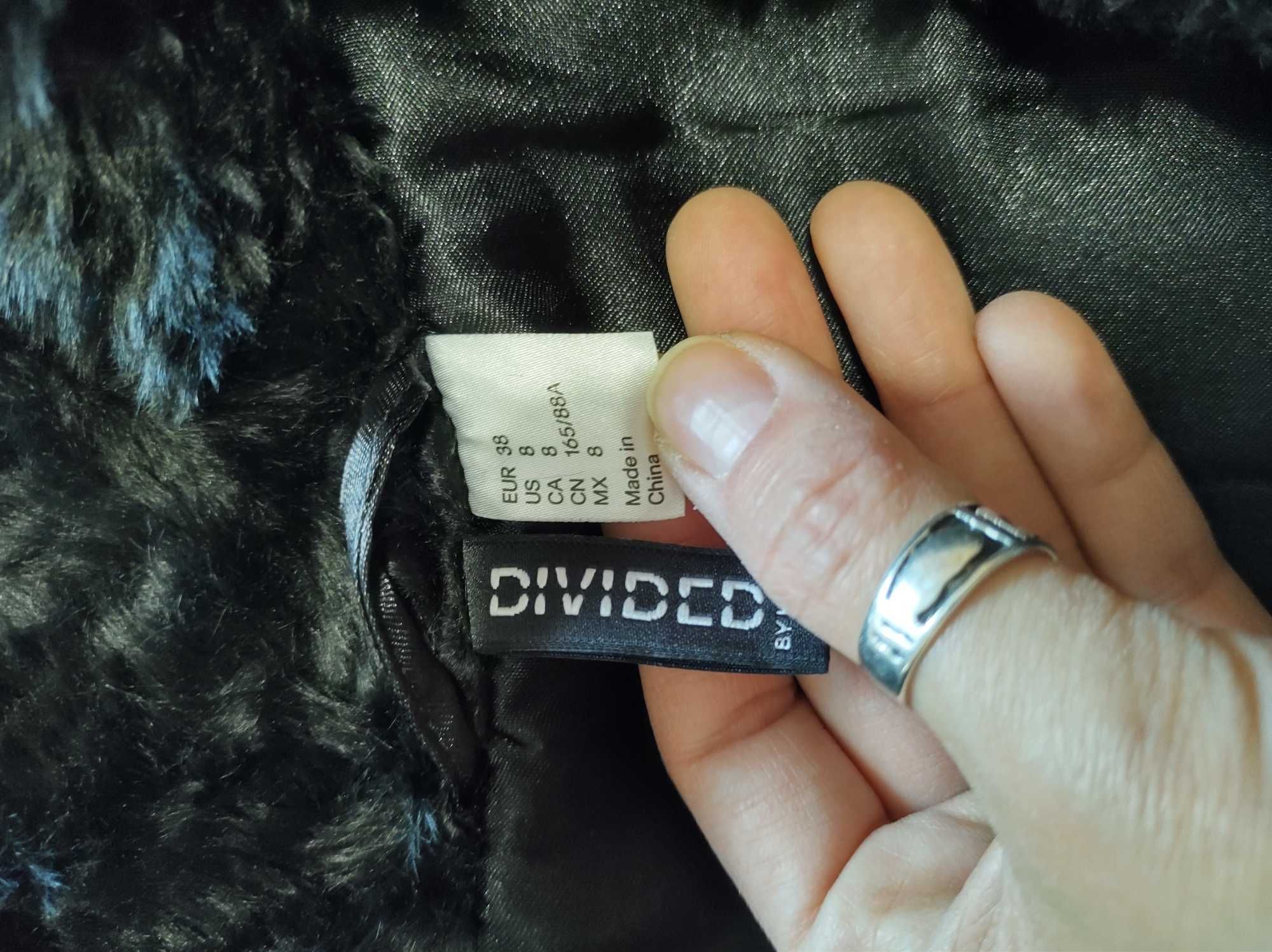 Дамско, късо палто на H&M, черно, плюш, 165/88А, 38 размер