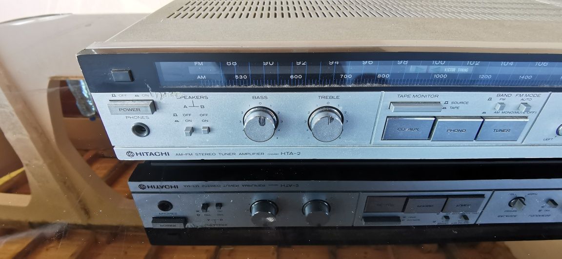 Усилвател с тунер Hitachi HTA-2