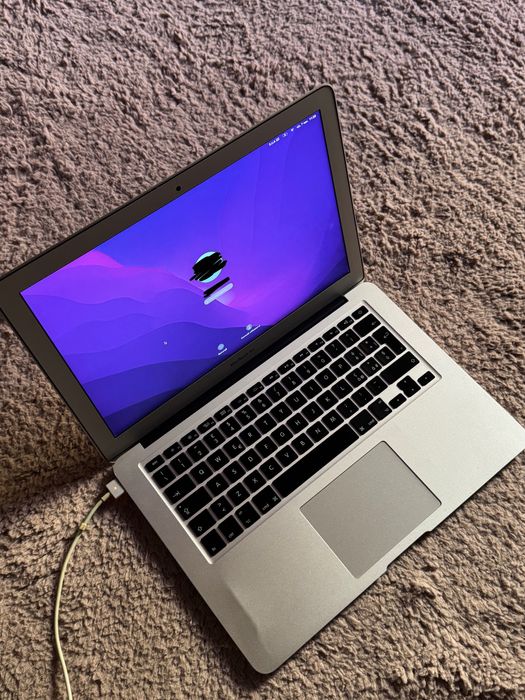 Macbook air 13 negociabil