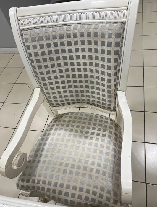 Продам стол со стульями