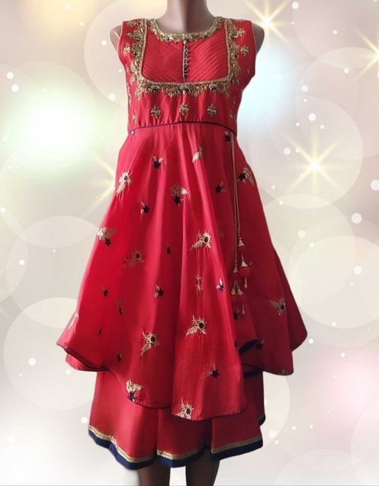 Rochie roșie, nouă, orientală, S