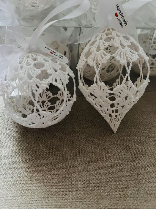 Globuri crosetate manual,pretul difera in functie de marime,model