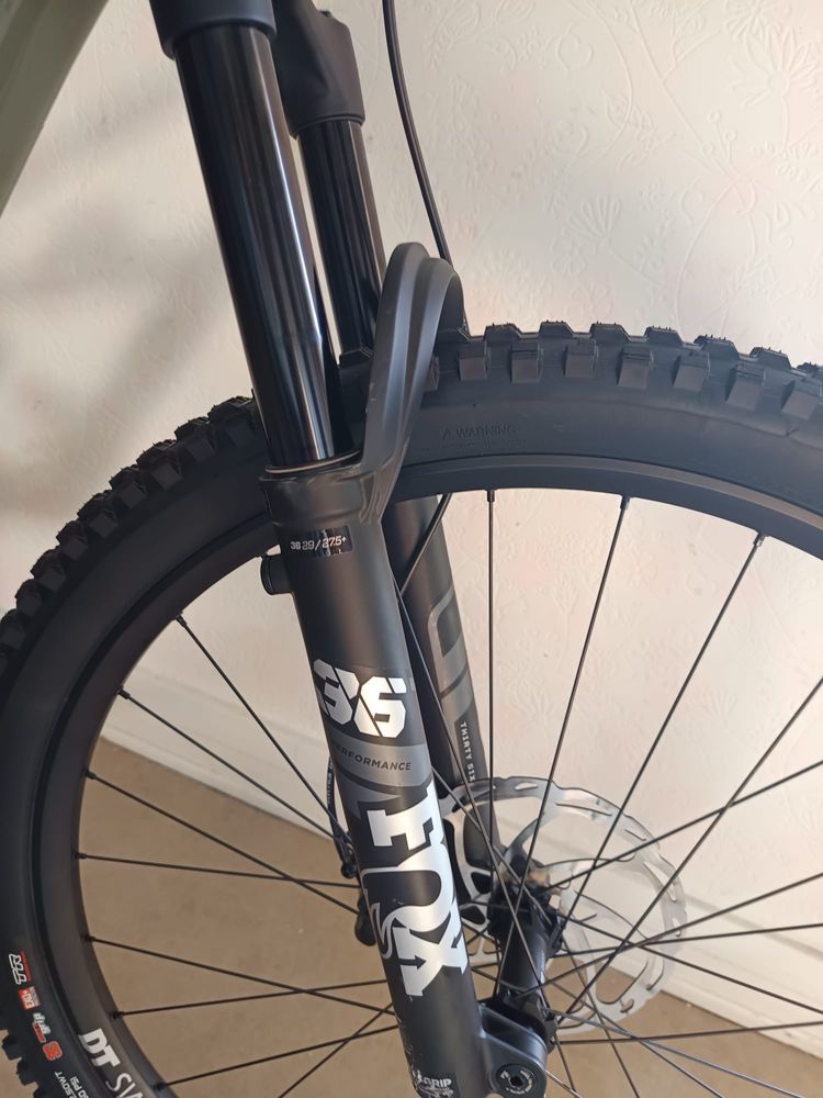 Bicicleta carbon full suspensie