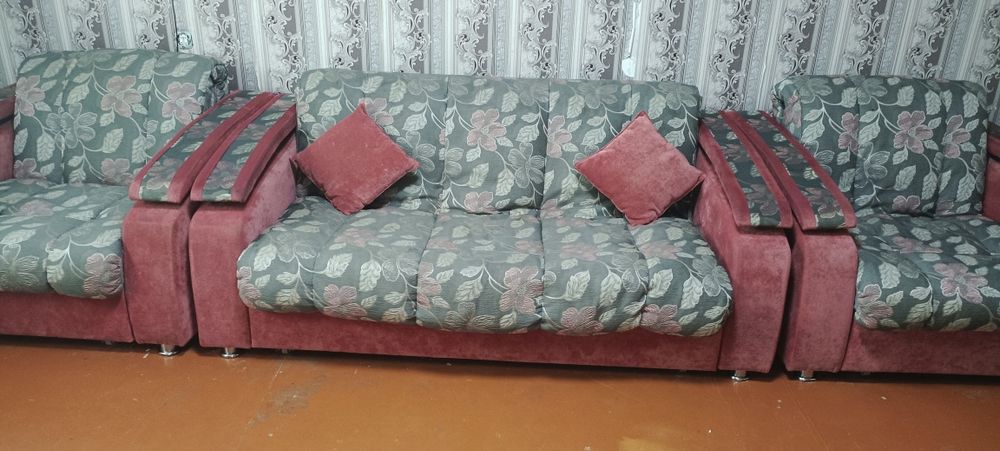 Продам раскладной диван и 2 раскладные кресла в хорошем состоянии
