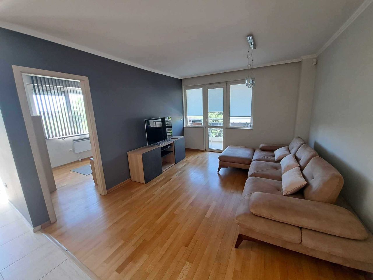 Дава се под наем Четиристаен апартамент в Варна, Автогара - 130 кв.м за 1200 € - Снимка #4