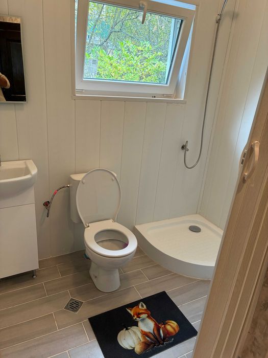 Продава се уютна къща на 25 км от София, в зеленина и спокойствие