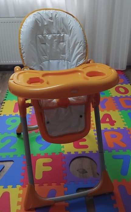 Scaun de masa bebe