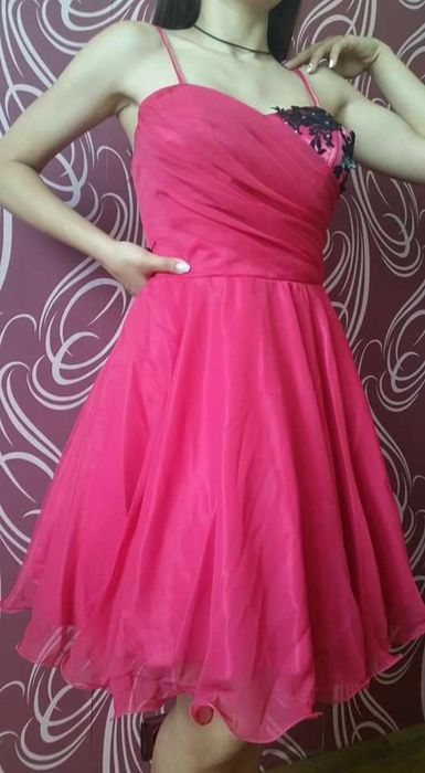 Прекрасна рокля за вашия повод