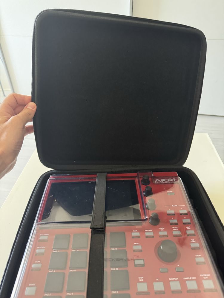 Akai mpc one plus aproape nou