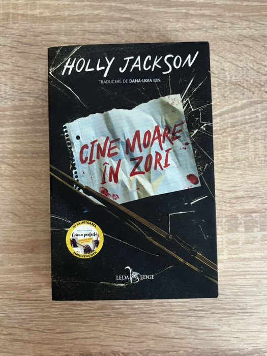 ,,Cine moare in zori” de autoare Holly Jackson