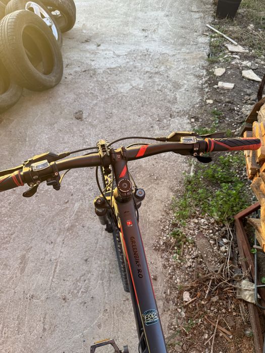 Bicicleta Cube Analog pe 29