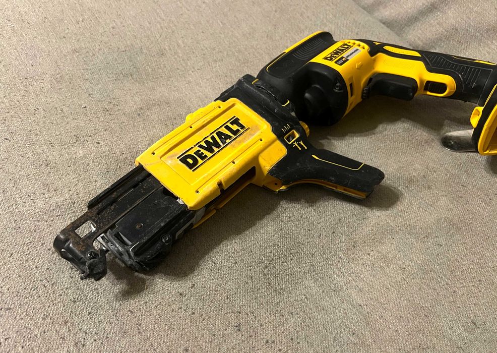 Surubelnita gips carton DeWalt DCF620 XR 18V cu magazie DCF6202