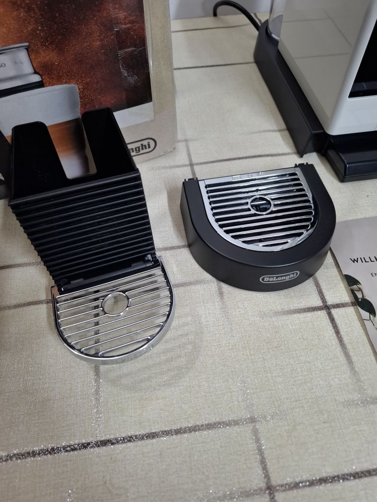 Кафемашина с капсули Nespresso CitiZ и Aeroccino 3,19 bar, 1720W.