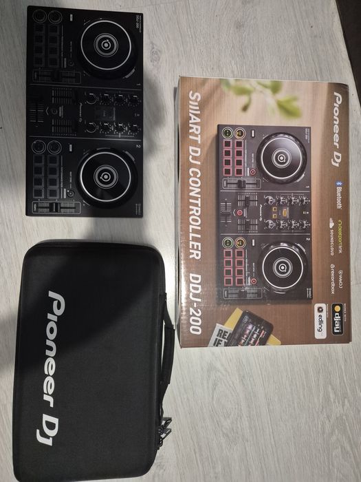DJ контролер Pioneer DDJ-200 + калъф + подарък кабел + гаранция