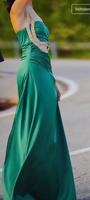 Vand rochie facuta pe comanda, corespunde cu marimea S
