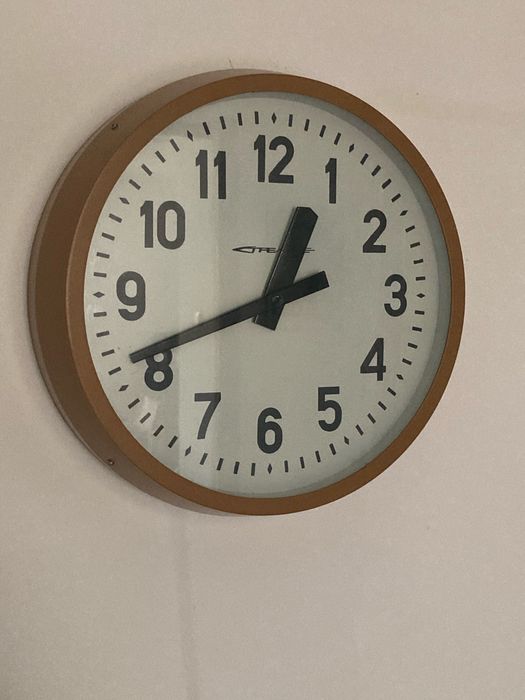 Индустриален гаров стенен часовник