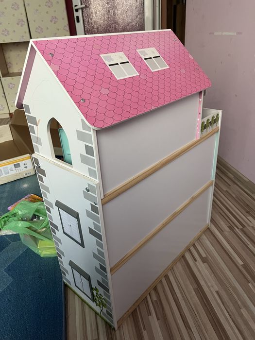 Детска дървена къща за кукли