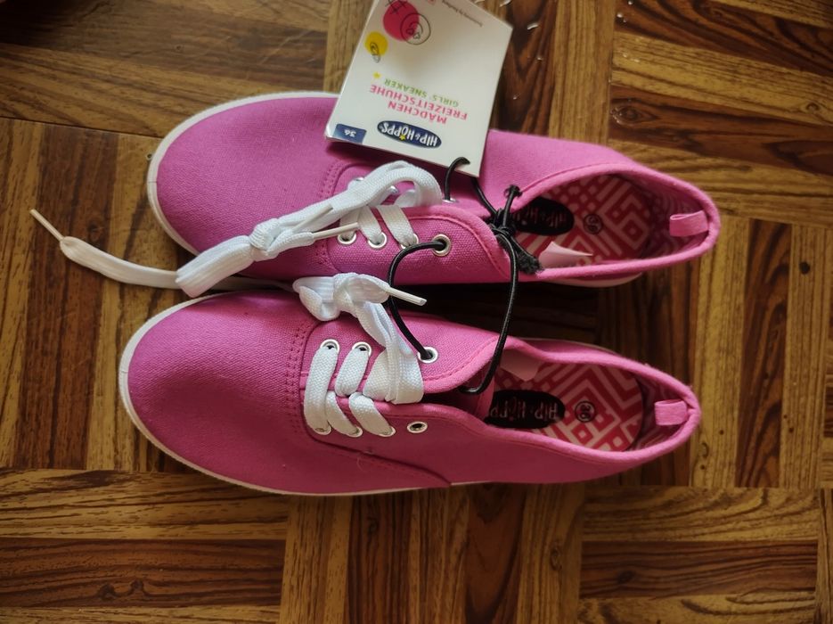 Expadrile mărimea 35 și 37 și tenesi mărimea 36