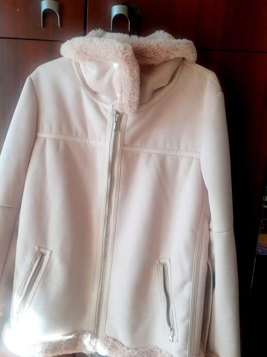 Продавам дамско яке от еко кожа