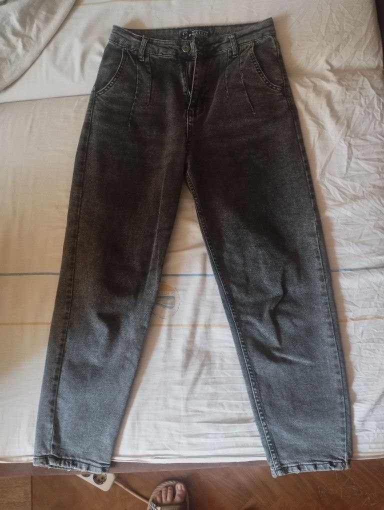 Продам джинсы 2000