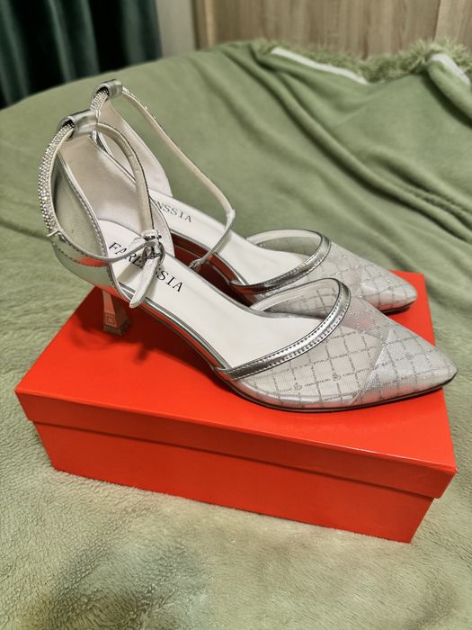 Туфли вечерние новые