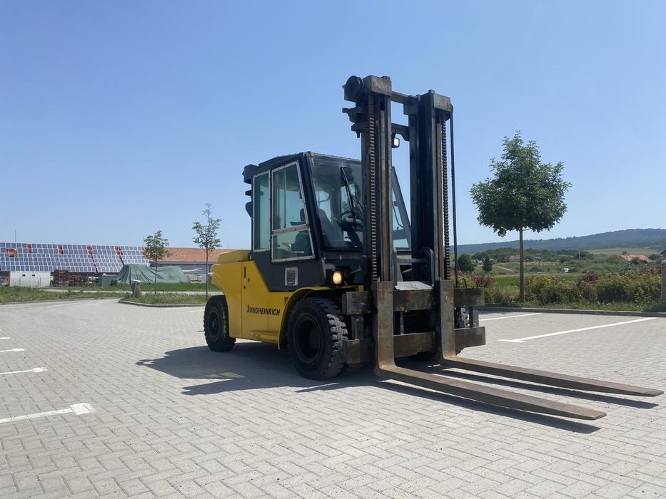 De vanzare sau da inchiriat stivuitor de 8 Tone capacitate .