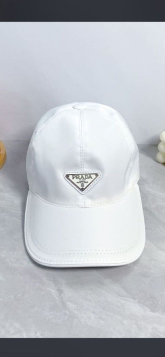 Șapcă Prada model 2025, 7 modele