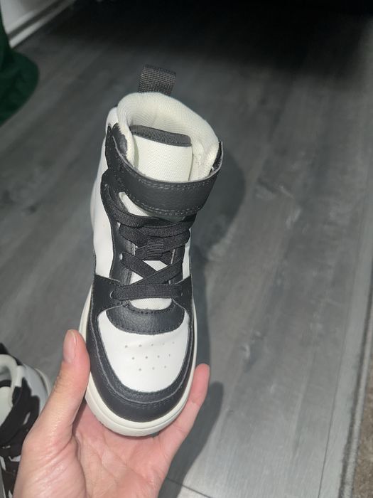 Vand doua perechi de papuci h&m marimea 27