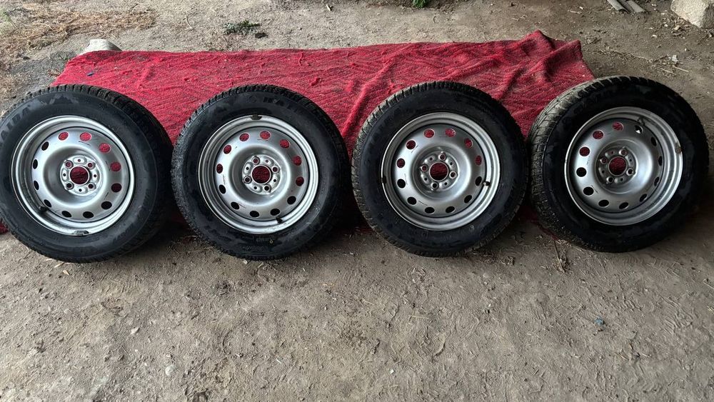 Шины зимние хорошом состоянии