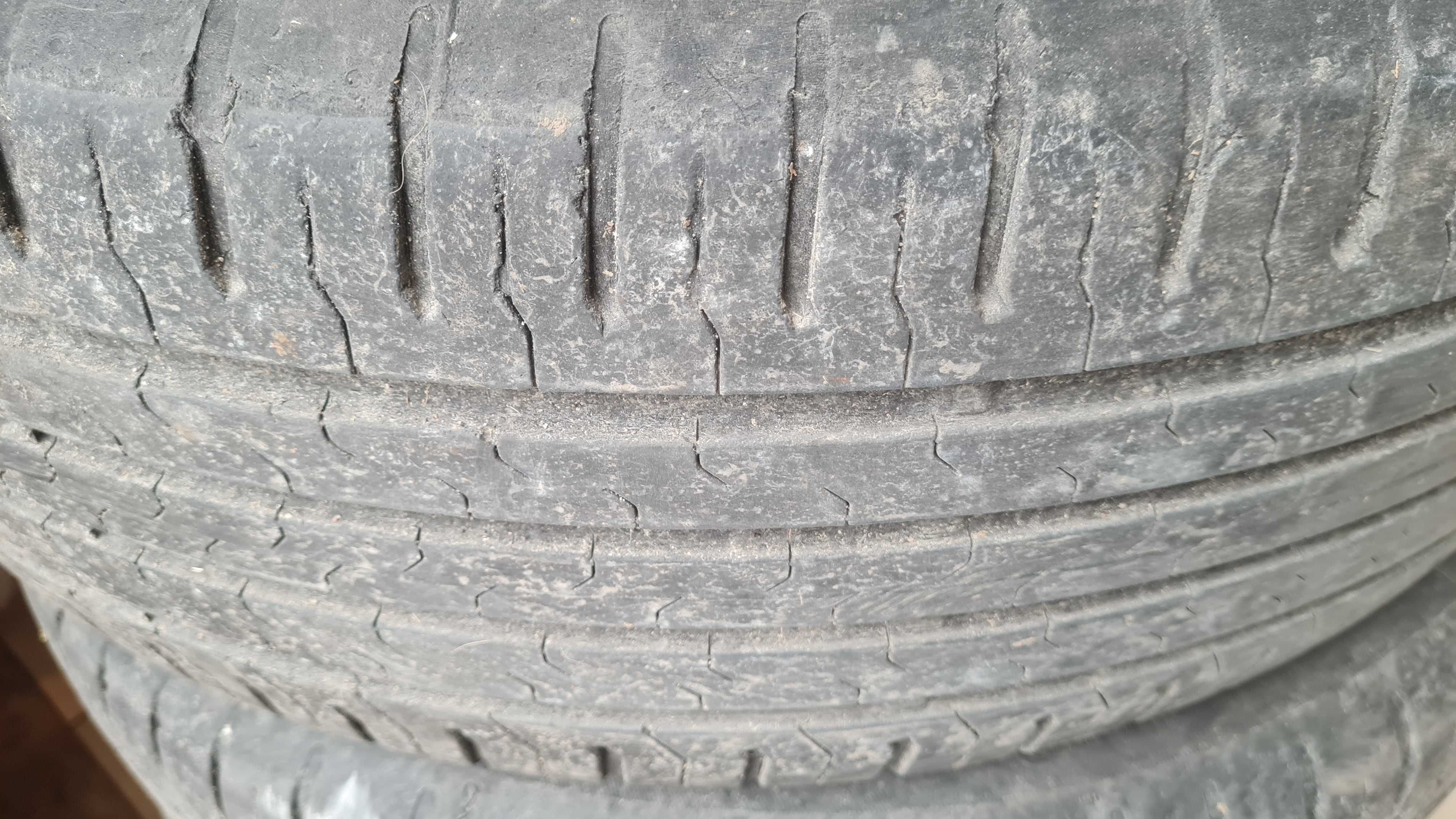 Continental Eco Contact 5 215/60/17 DOT 3416, 6 mm грайфер 2 броя