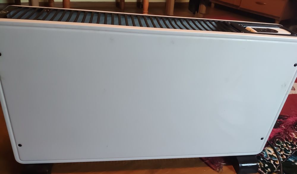 Calorifer electric Vortex cu termostat digital – stare foarte bună