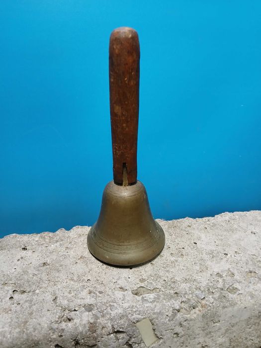 Стар звънец на господаря.