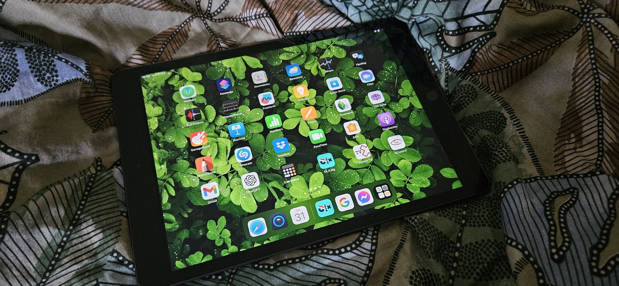 iPad 9 - 10.2" пълен комплект - перфектен!