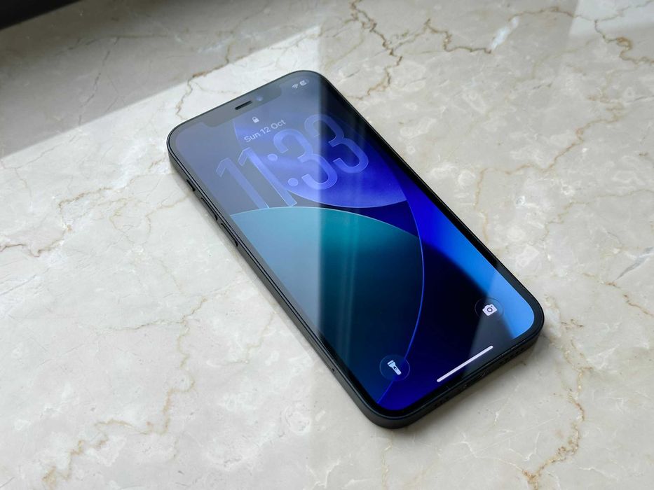 iPhone 12 256GB, estetic aproape ca nou, negru