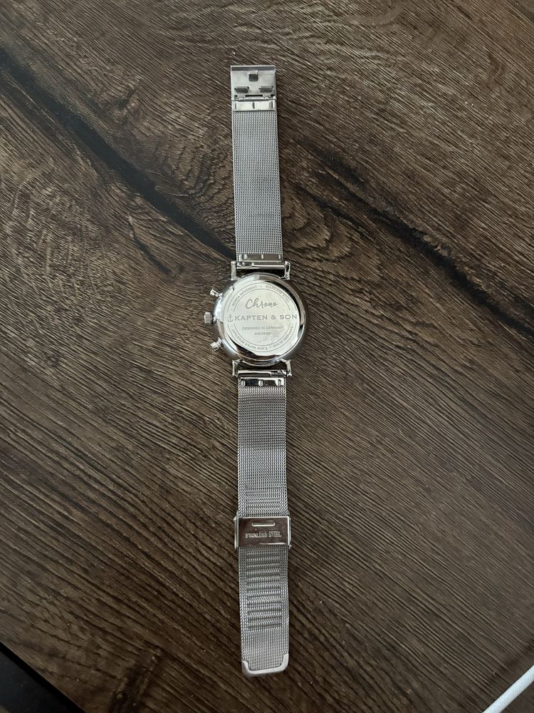 Kapten & Son Аналогов часовник 'Chrono Small Silver Mesh' в Сребърно