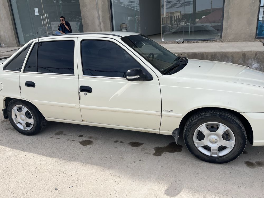 Nexia 2 2014 holati yaxshi kraskasi bor