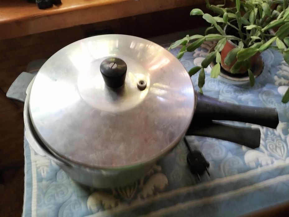 Скороварка на 4,5 литера б/у, СССР.